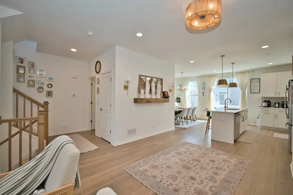 30W024 Brayman Court Warrenville IL 60563