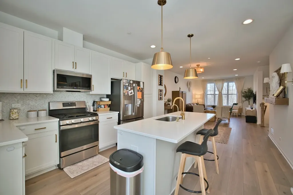 30W024 Brayman Court Warrenville IL 60563
