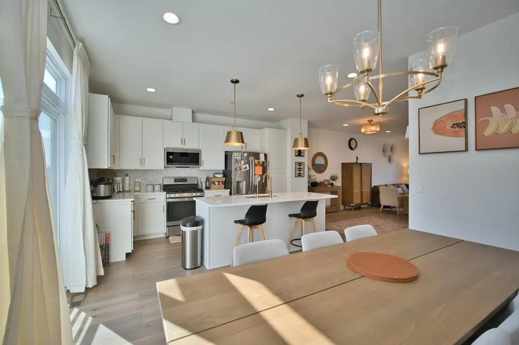 30W024 Brayman Court Warrenville IL 60563