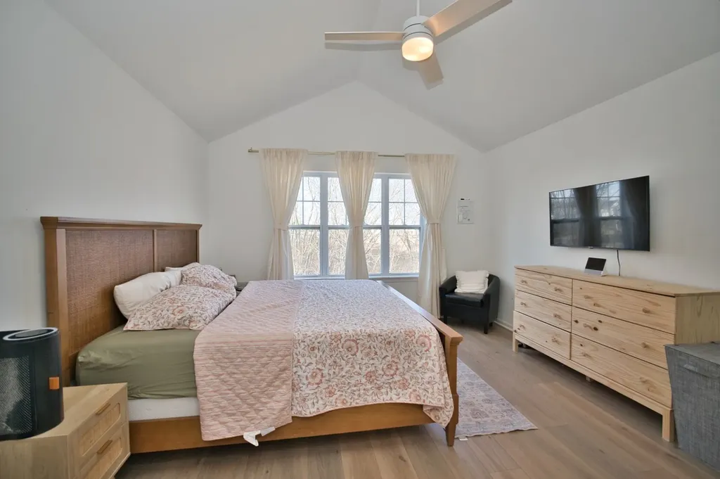 30W024 Brayman Court Warrenville IL 60563