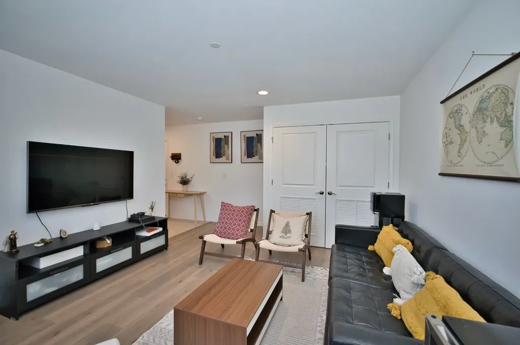 30W024 Brayman Court Warrenville IL 60563