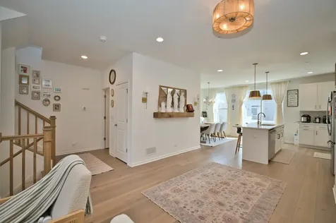 30W024 Brayman Court Warrenville IL 60563