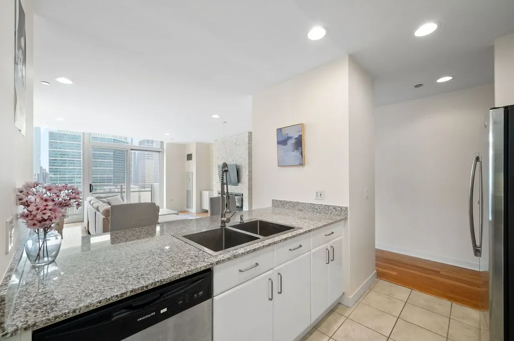 737 West Washington Boulevard Chicago IL 60661