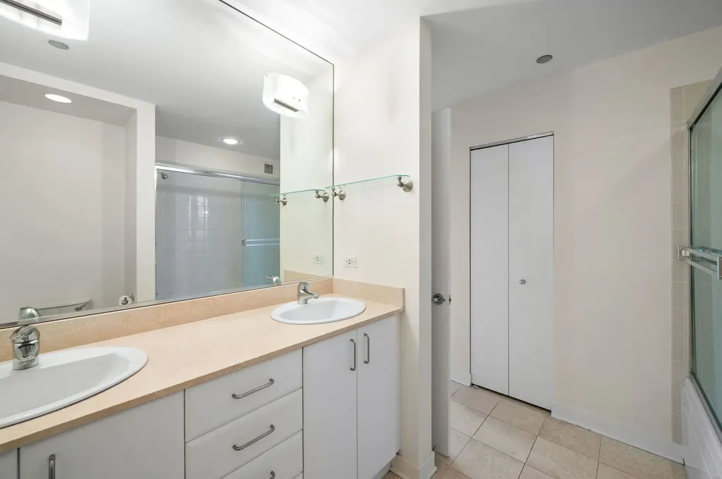 737 West Washington Boulevard Chicago IL 60661