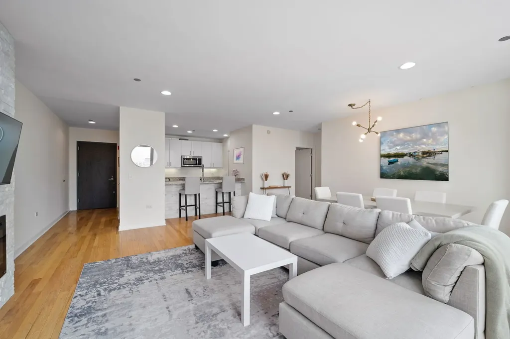 737 West Washington Boulevard Chicago IL 60661