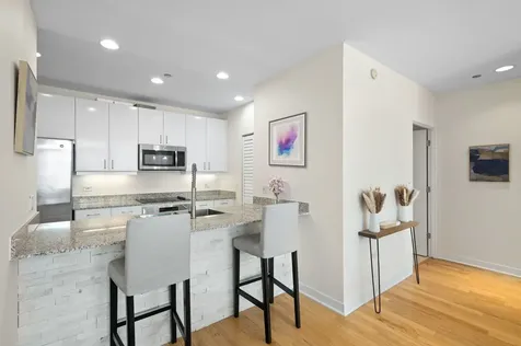 737 West Washington Boulevard Chicago IL 60661