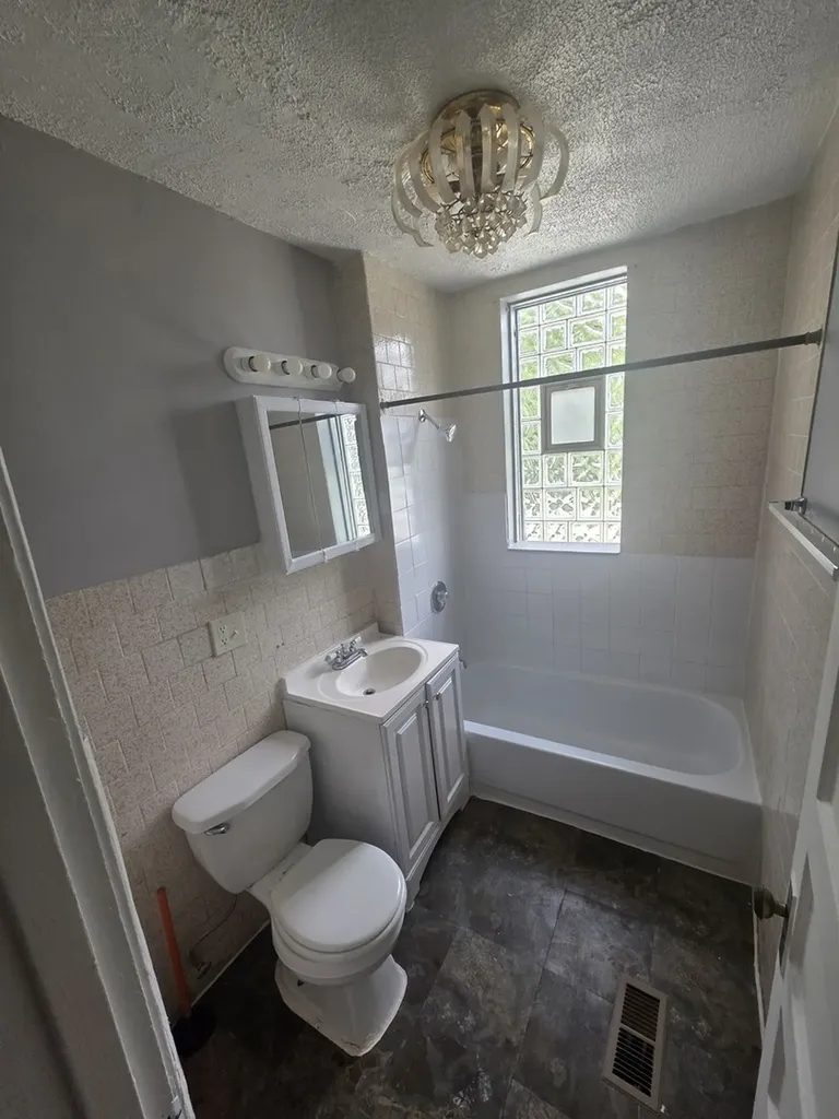 124 East 110th Street Chicago IL 60628