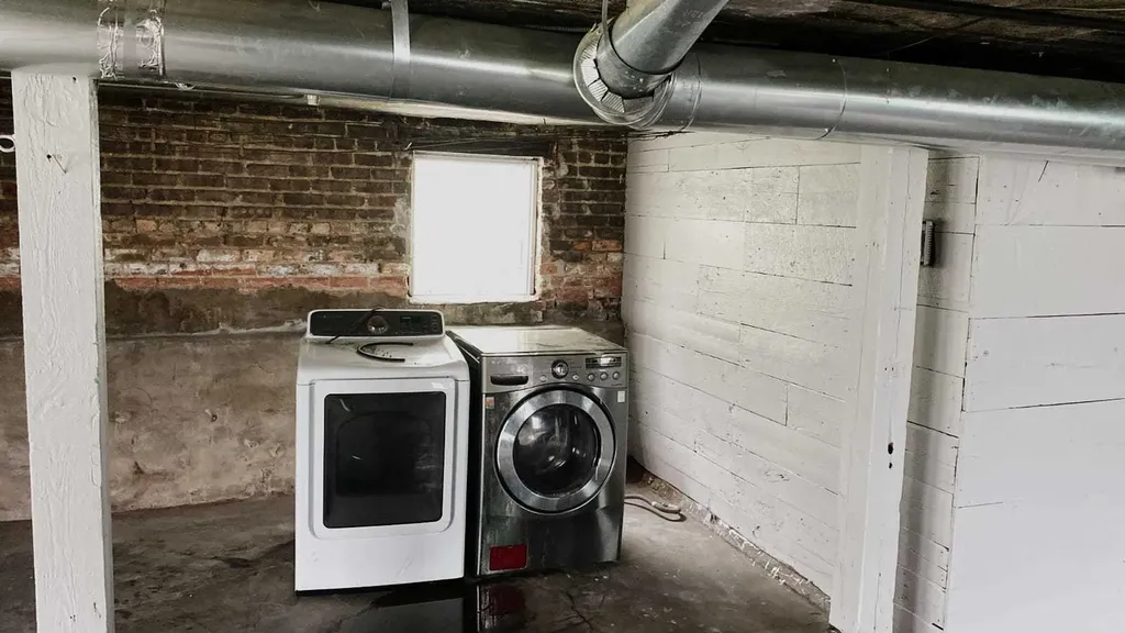 124 East 110th Street Chicago IL 60628