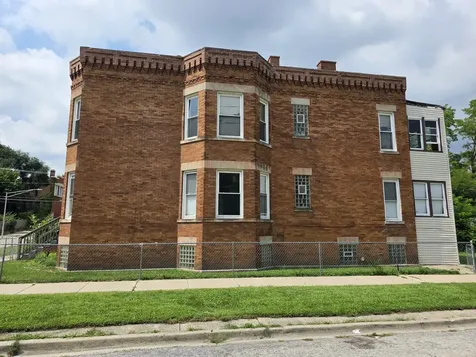 124 East 110th Street Chicago IL 60628