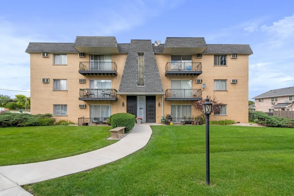 909 Plainfield Road Darien IL 60561