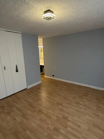 4300 West Ford City Drive Chicago IL 60652