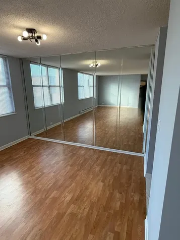 4300 West Ford City Drive Chicago IL 60652