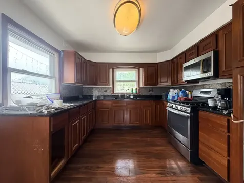 128 North York Road Bensenville IL 60106