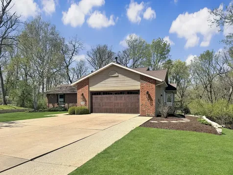 1669 Barberry Circle Freeport IL 61032
