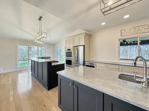 1669 Barberry Circle Freeport IL 61032