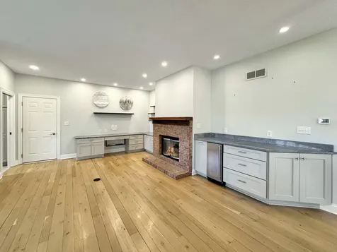 1669 Barberry Circle Freeport IL 61032