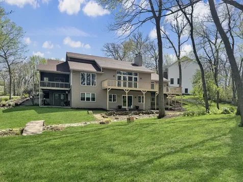 1669 Barberry Circle Freeport IL 61032
