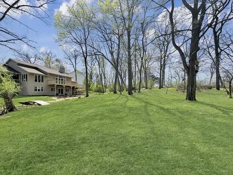 1669 Barberry Circle Freeport IL 61032