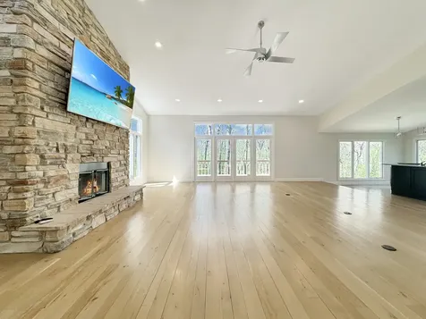 1669 Barberry Circle Freeport IL 61032
