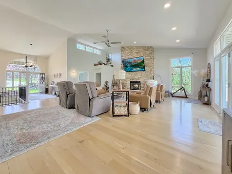 1669 Barberry Circle Freeport IL 61032