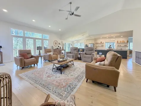 1669 Barberry Circle Freeport IL 61032