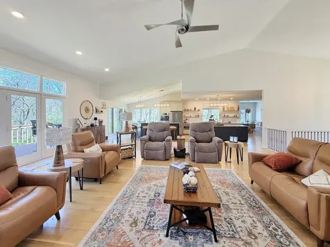 1669 Barberry Circle Freeport IL 61032