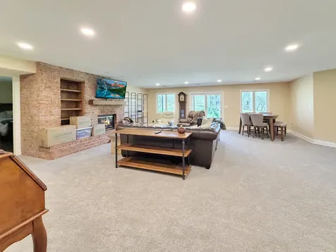 1669 Barberry Circle Freeport IL 61032