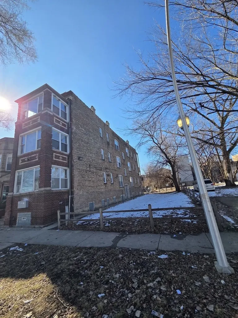 1130 South Albany Avenue Chicago IL 60612