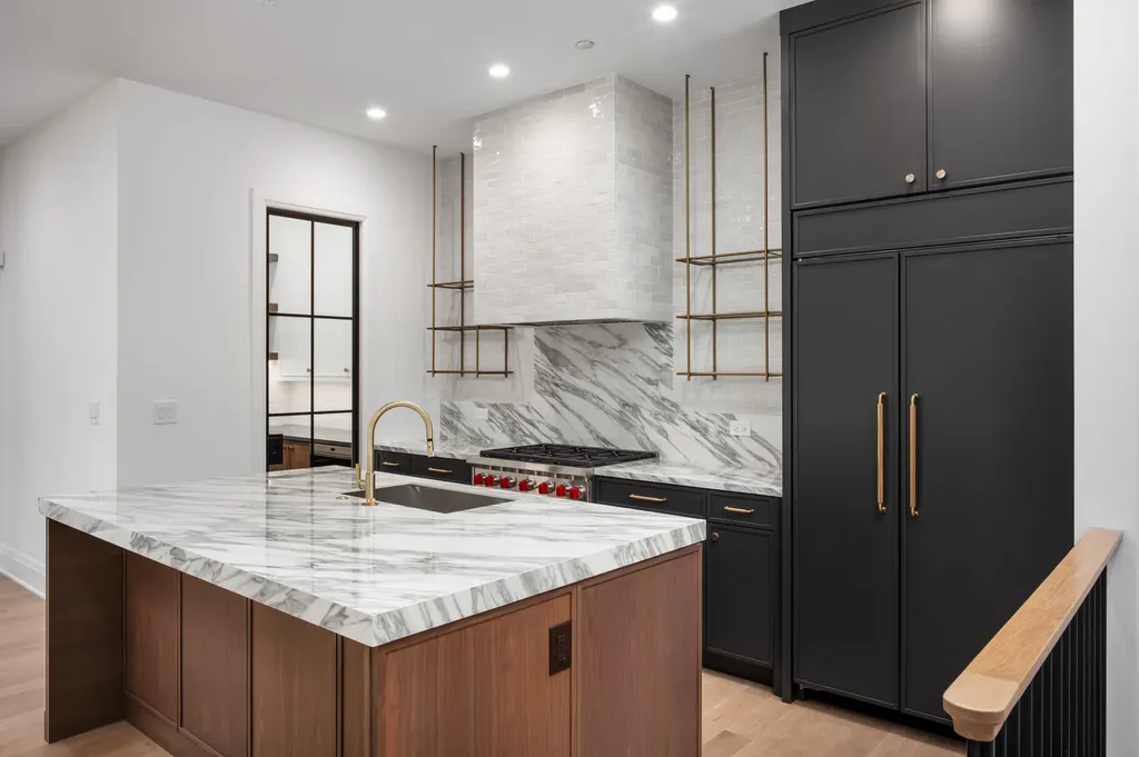 3617 North Magnolia Avenue Chicago IL 60657