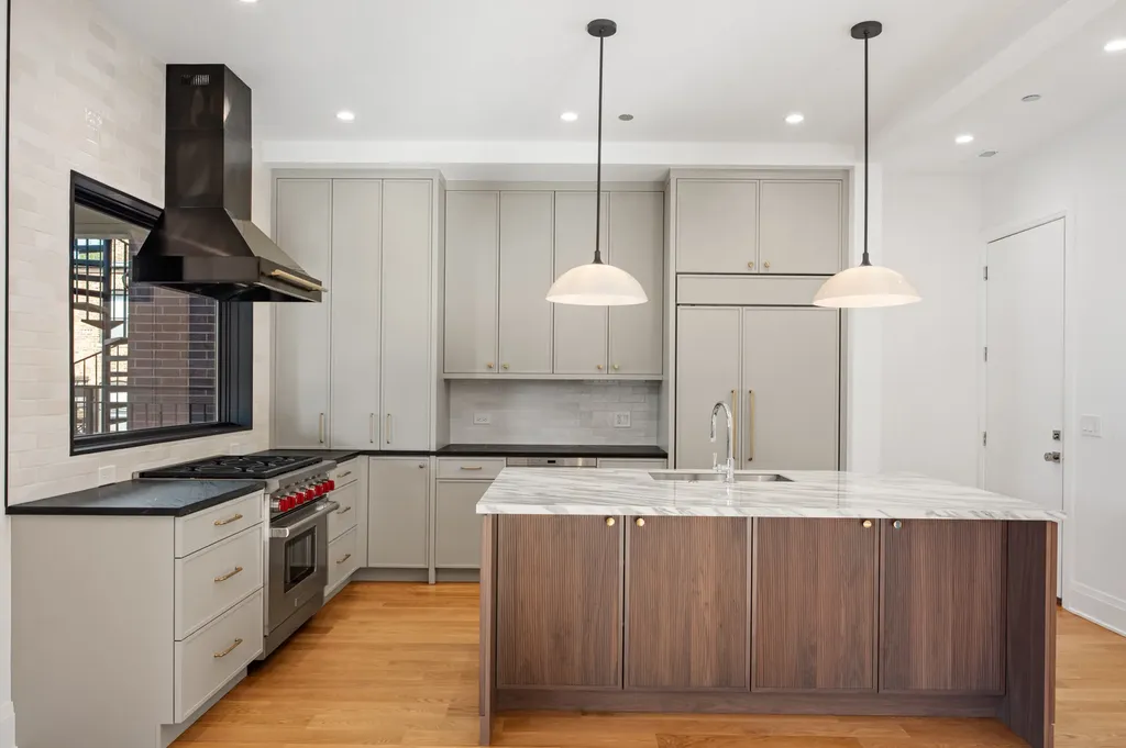 3617 North Magnolia Avenue Chicago IL 60657