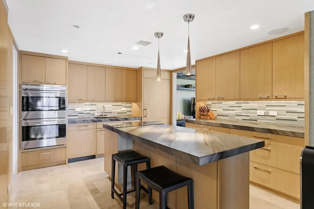 180 East Pearson Street Chicago IL 60611
