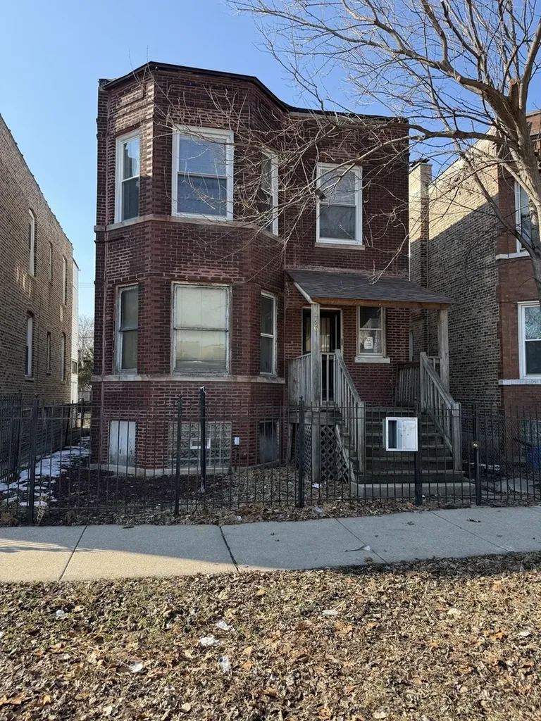 726 North Troy Street Chicago IL 60612