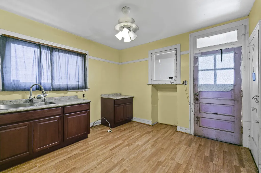 6536 South Rhodes Avenue Chicago IL 60637