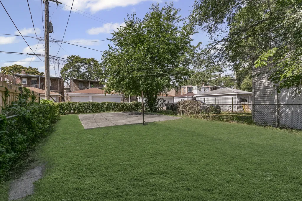 6536 South Rhodes Avenue Chicago IL 60637
