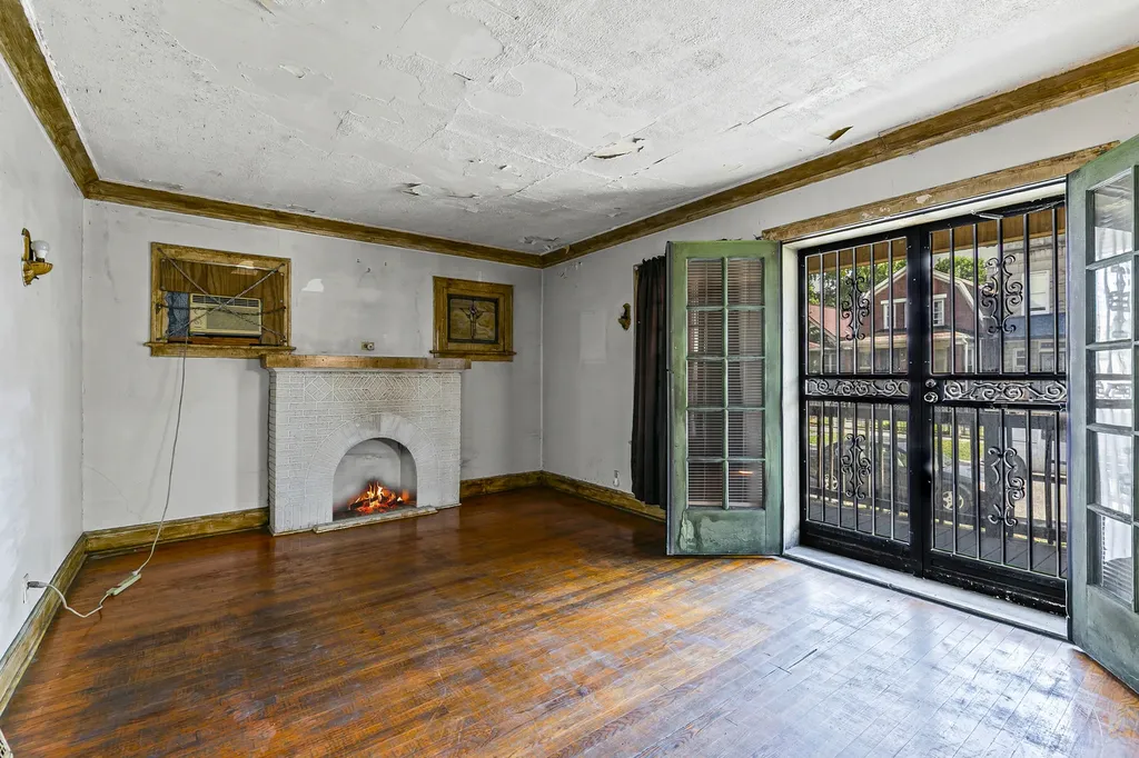 6536 South Rhodes Avenue Chicago IL 60637