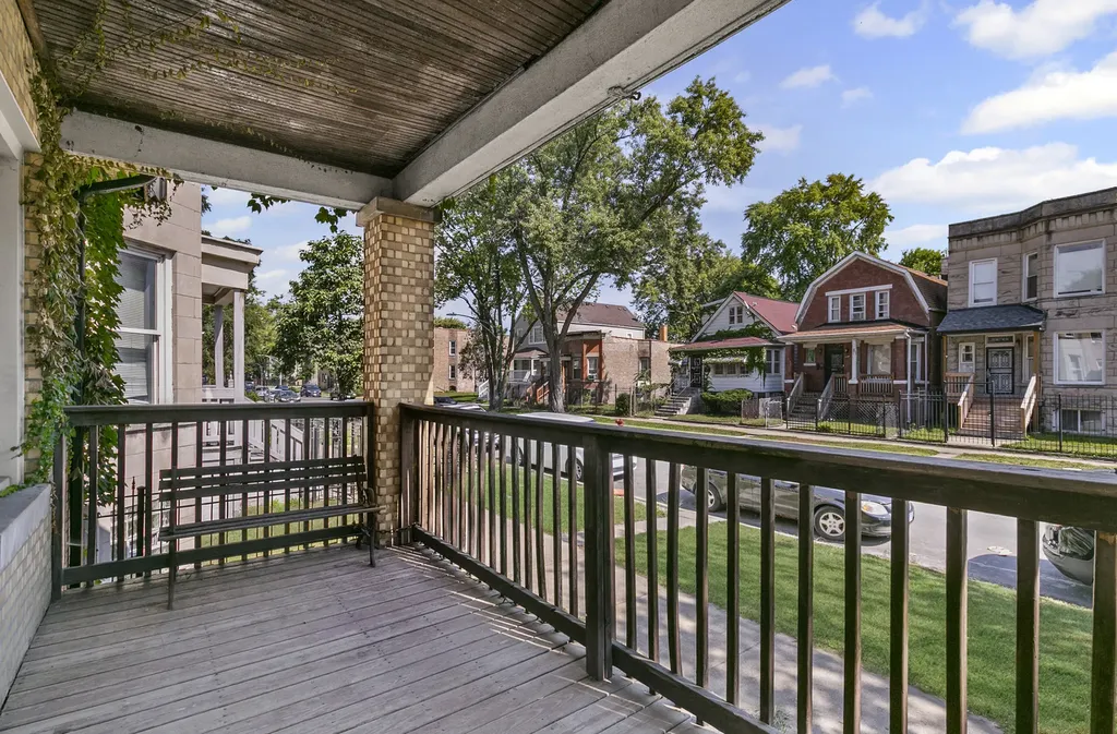 6536 South Rhodes Avenue Chicago IL 60637