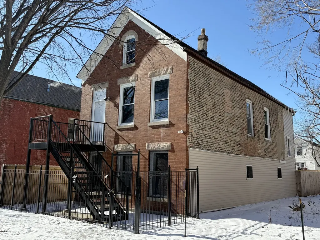 1642 South Karlov Avenue Chicago IL 60623
