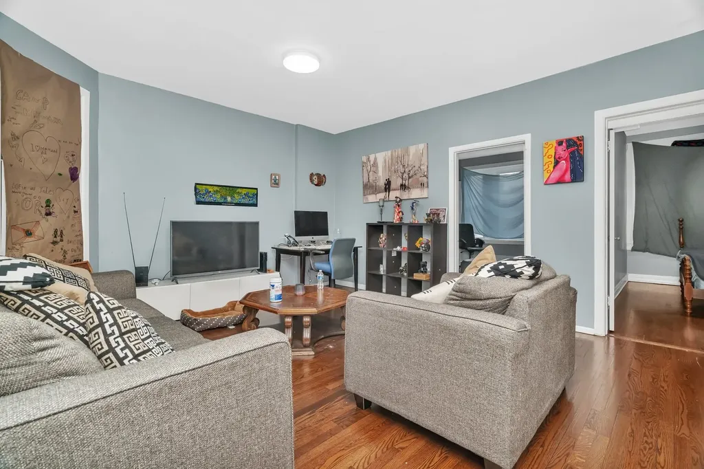 2237 North Western Avenue Chicago IL 60647