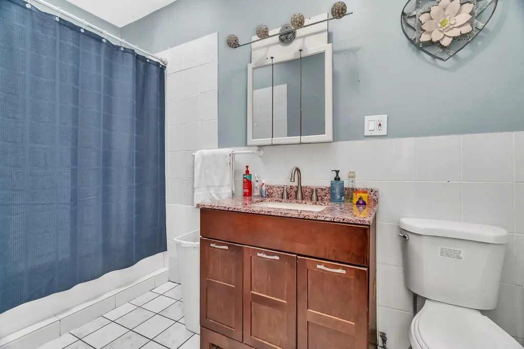 2237 North Western Avenue Chicago IL 60647