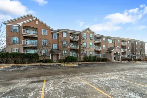 2692 Stone Circle Geneva IL 60134