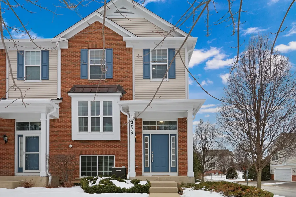 3210 Neubauer Circle Lindenhurst IL 60046