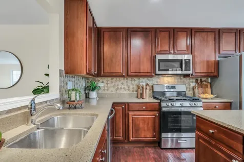 3210 Neubauer Circle Lindenhurst IL 60046