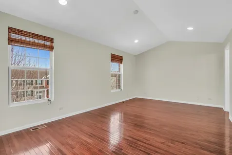 3210 Neubauer Circle Lindenhurst IL 60046