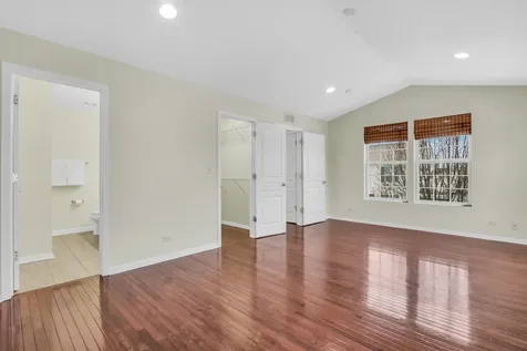 3210 Neubauer Circle Lindenhurst IL 60046