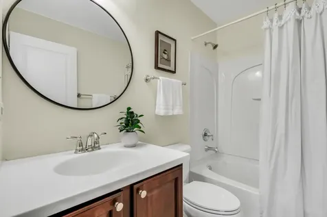 3210 Neubauer Circle Lindenhurst IL 60046