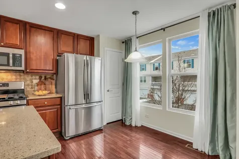 3210 Neubauer Circle Lindenhurst IL 60046