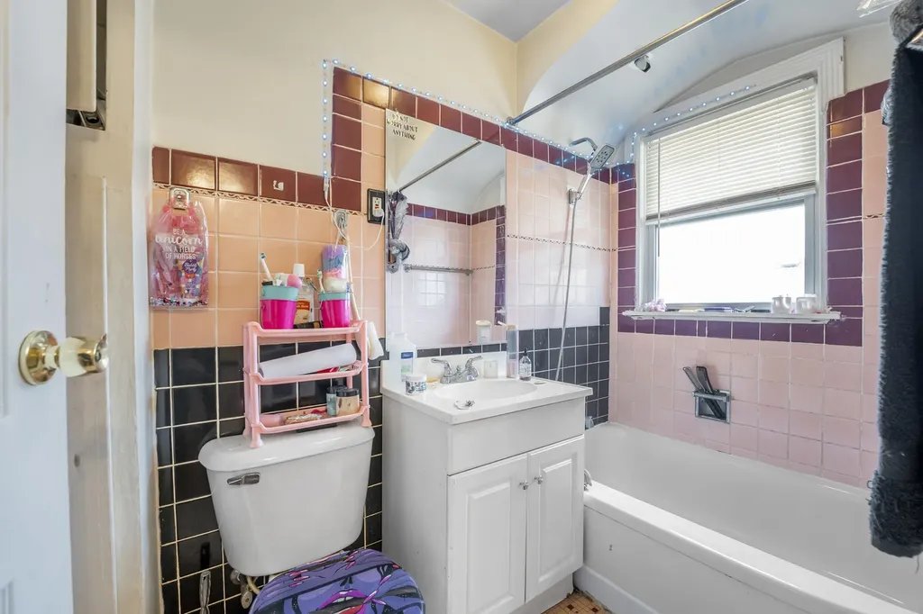 2530 North Neva Avenue Chicago IL 60707