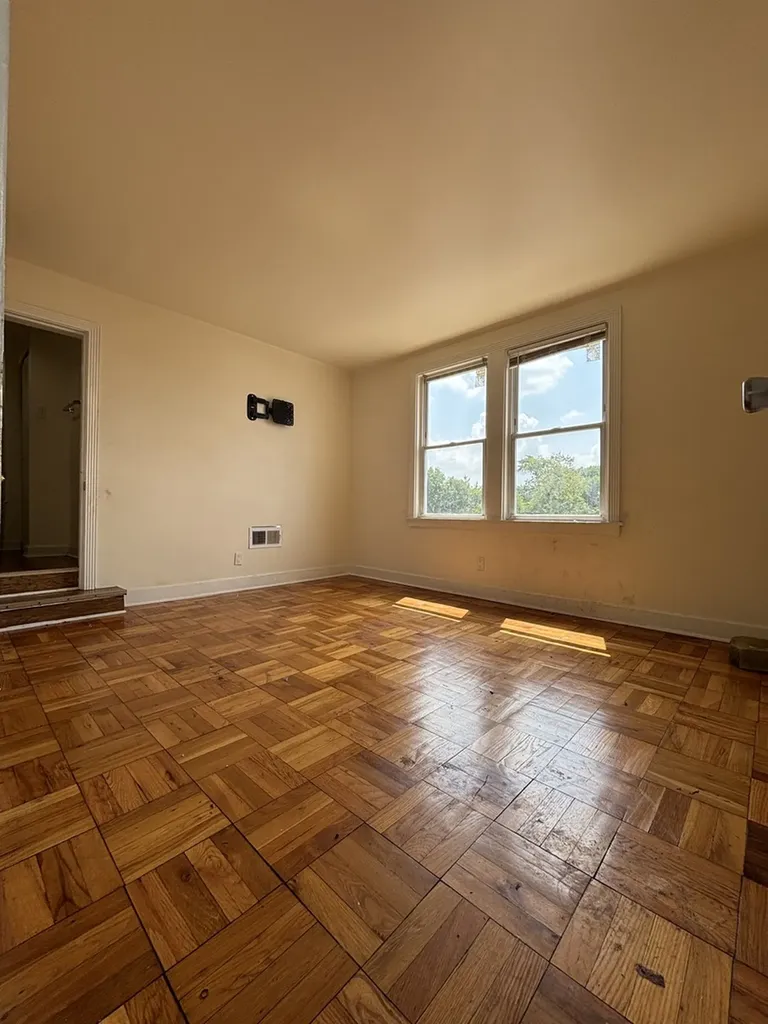 2530 North Neva Avenue Chicago IL 60707