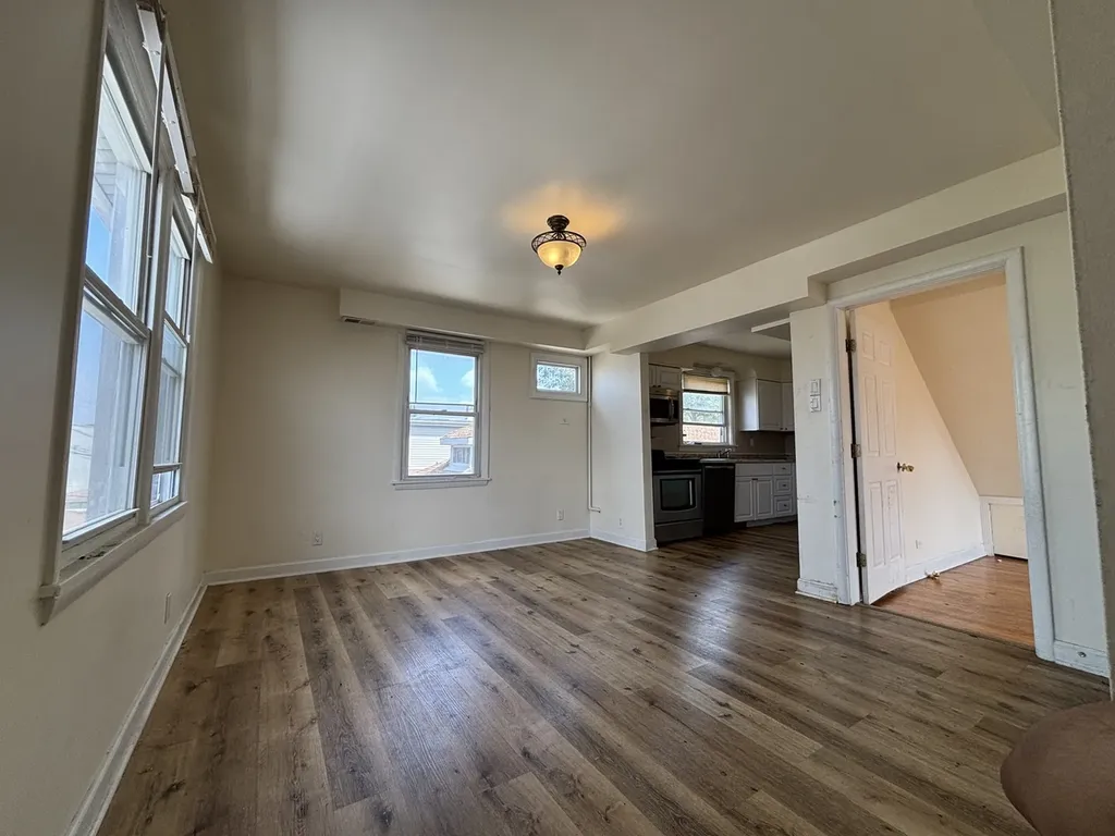 2530 North Neva Avenue Chicago IL 60707