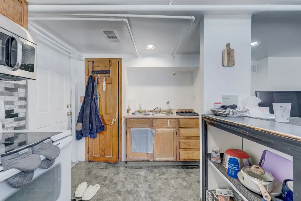 2530 North Neva Avenue Chicago IL 60707